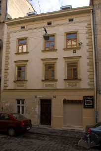 Вул. Староєврейська, 10. Головний фасад будинку
