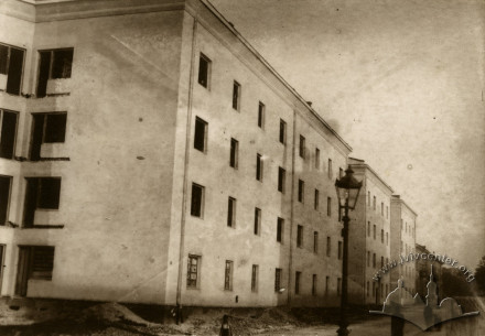 Під час будівництва будинку у 1928 р. (фото з приватної колекції Олександра Москаленка)