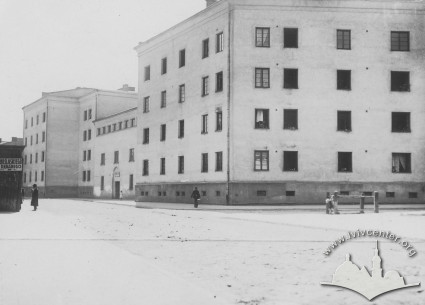 Новозбудований будинок у 1930-х рр. (з Національного цифрового архіву, №1-U-3526)