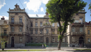 Вул. Тершаковців, 4 – житловий будинок