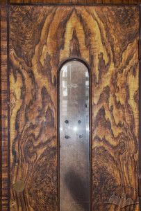 Вул. Герцена, 5. Шпоновані двері ліфта