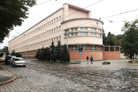 Вул. Вітовського, 55.