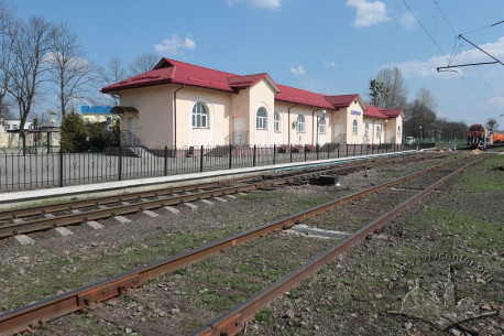 Сучасний вигляд станції Клепарів, попередня будівля була розташована поряд, однак вона не збереглася