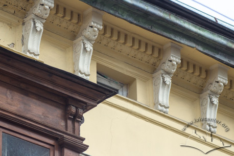 Вул. Романчука, 15.