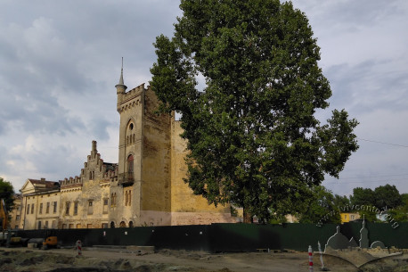 Vul. Khmelnytskoho, 124. Jam Factory buildings at the start of reconstruction works in 2020.