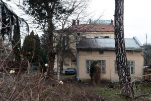Вул. Володимира Антоновича, 80 – житловий будинок