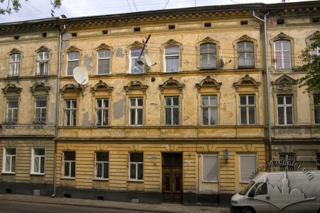 Вул. Кльоновича, 6. Головний фасад