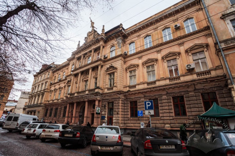 Vul. Sichovykh Striltsiv, 3. The principal facade