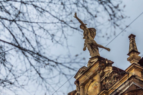 Vul. Sichovykh Striltsiv, 3. The statue of Mercury