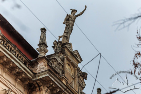 Vul. Sichovykh Striltsiv, 3. The statue of Mercury