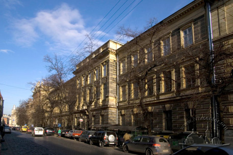 Vul. Kniazia Romana, 1. A part of the principal facade, a view from south