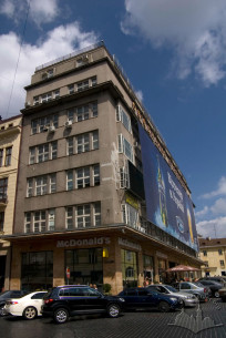 Просп. Шевченка, 7. Вигляд з південного заходу