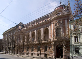 Вул. Листопадового Чину, 6 – Львівський будинок вчених