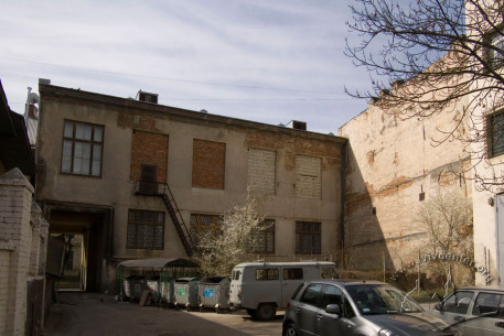 Вул. Стефаника, 7-7а. Тильний фасад