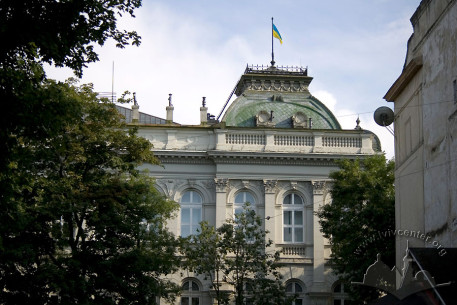 Prosp. Svobody, 20. A view of the northern facade from Lesi Ukrainky str.