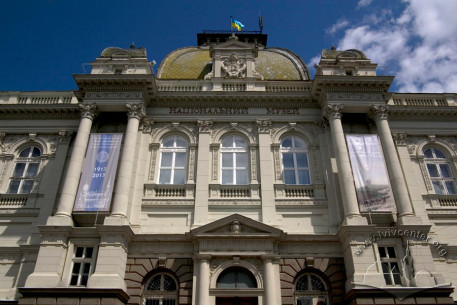 Prosp. Svobody, 20. A par of the main facade