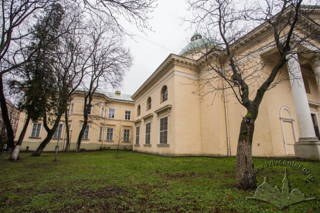 Vul. Stefanyka, 2. Western wing. On the right, a chapel adapted for book storing