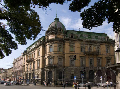 Prosp. Svobody, 15. An overall view of the building from the northeast