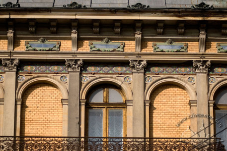 Prosp. Svobody, 15. Part of the main facade with rich neorenaissance decor