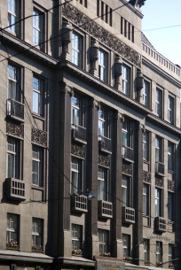 Vul. Kopernika, 4. Central part of the principal facade
