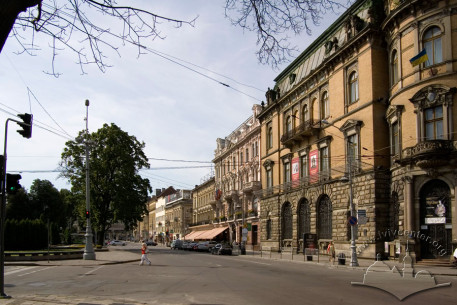 Buildings on the western part of prosp. Svobody. Building #15 is on the front