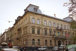 Vul. Krushelnytskoi, 1 – residential building
