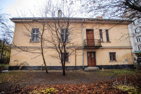 Vul. Zelena, 24. Northwestern facade
