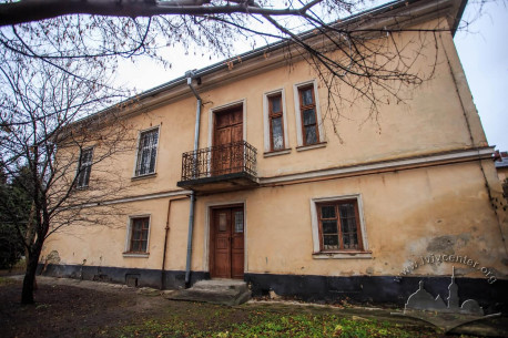 Vul. Zelena, 24. Northwestern facade