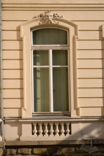 Vul. Kopernika, 15. A ground floor window