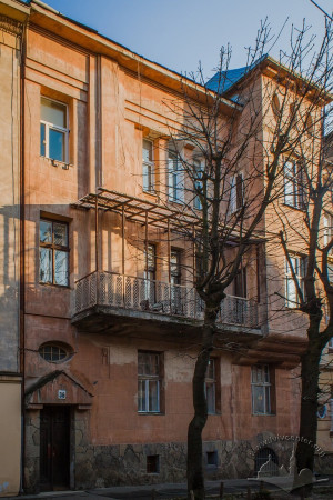 Вул. Вишенського, 36 – житловий будинок