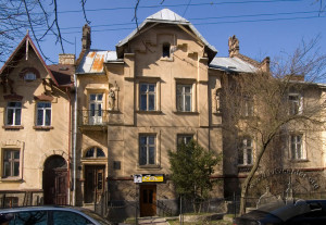 Ul. Kolberga, 6 – budynek mieszkalny
