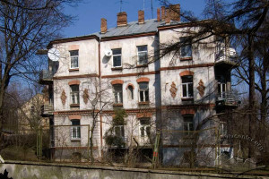 Ul. Kotlarewskiego, 4 – budynek mieszkalny
