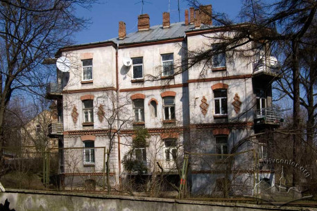Вул. Котляревського, 4. Південно-західний фасад будинку