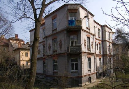 Вул. Котляревського, 4. Вигляд із заходу