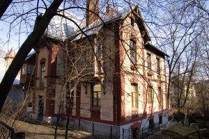 Ul. Neczuja-Lewickiego, 20 – budynek mieszkalny