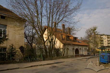 Вул. Метрологічна, 2. Вигляд із сходу