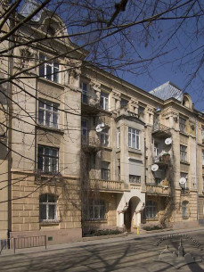Vul. Henerala Chuprynky, 6. A view of the principal elevation (a view from the south)