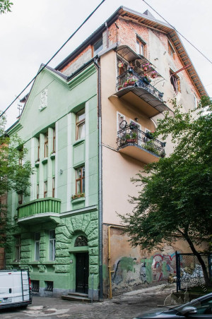 Вул. Здоров’я, 7 – житловий будинок