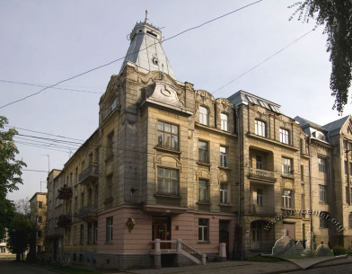 Вул. Генерала Чупринки, 47. Загальний вигляд з півночі
