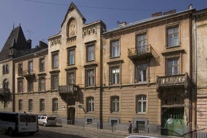 Ul. Generała Czuprynki, 48 – budynek zakładu leczniczego (dawny mieszkalny)