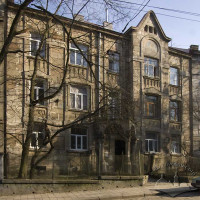 Vul. Kotlyarevskoho, 17 – residential building