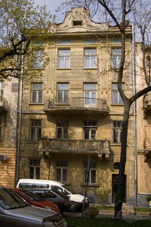 Вул. Академіка Богомольця, 5 – житловий будинок