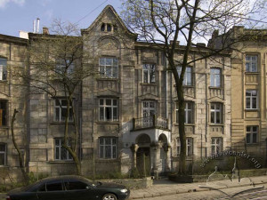 Ul. Kotlarewskiego, 19 – budynek mieszkalny