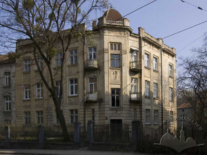 Вул. Котляревського, 21 – житловий будинок