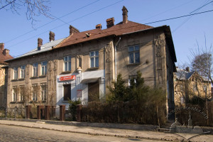 Ul. Kotlarewskiego, 16 – budynek mieszkalny