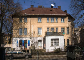 Vul. Kotlyarevskoho, 20 – residential building
