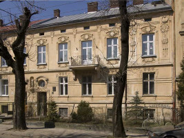 Vul. Kotlyarevskoho, 26-26a – residential building
