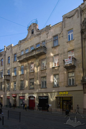 Вул. Дорошенка, 17 – житловий будинок