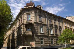 Ul. Klonowicza, 5 – budynek mieszkalny