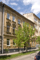 Вул. Кльоновича, 7 – житловий будинок